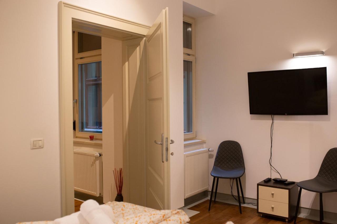 Alessia Apartment In The Old Town تيميشورا المظهر الخارجي الصورة
